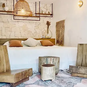 https://casa-macay.quintano-roohotels.com